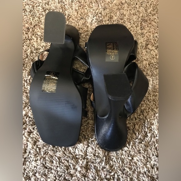 NWOT Black slip on fancy heel sandals - Picture 5 of 10